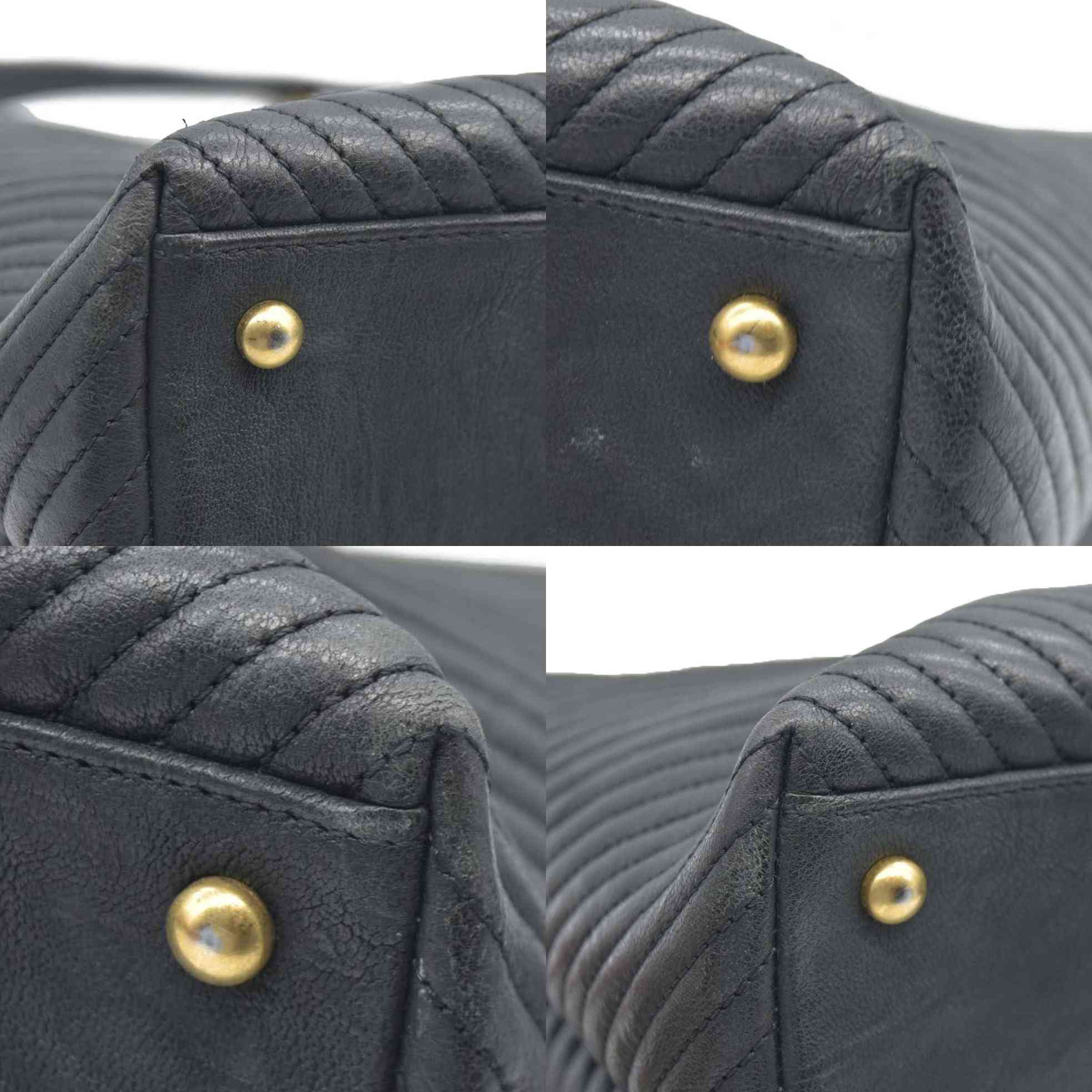 $4500 Chanel Large Surpique Chevron Tote