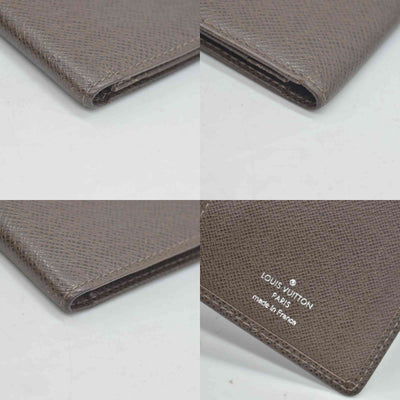 $835 Louis Vuitton Taiga Brown Leather Bifold Wallet CONSIGNMENT