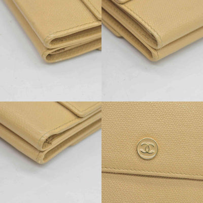 $550 Chanel  Vintage Enamel Button Compact Wallet CONSIGNMENT