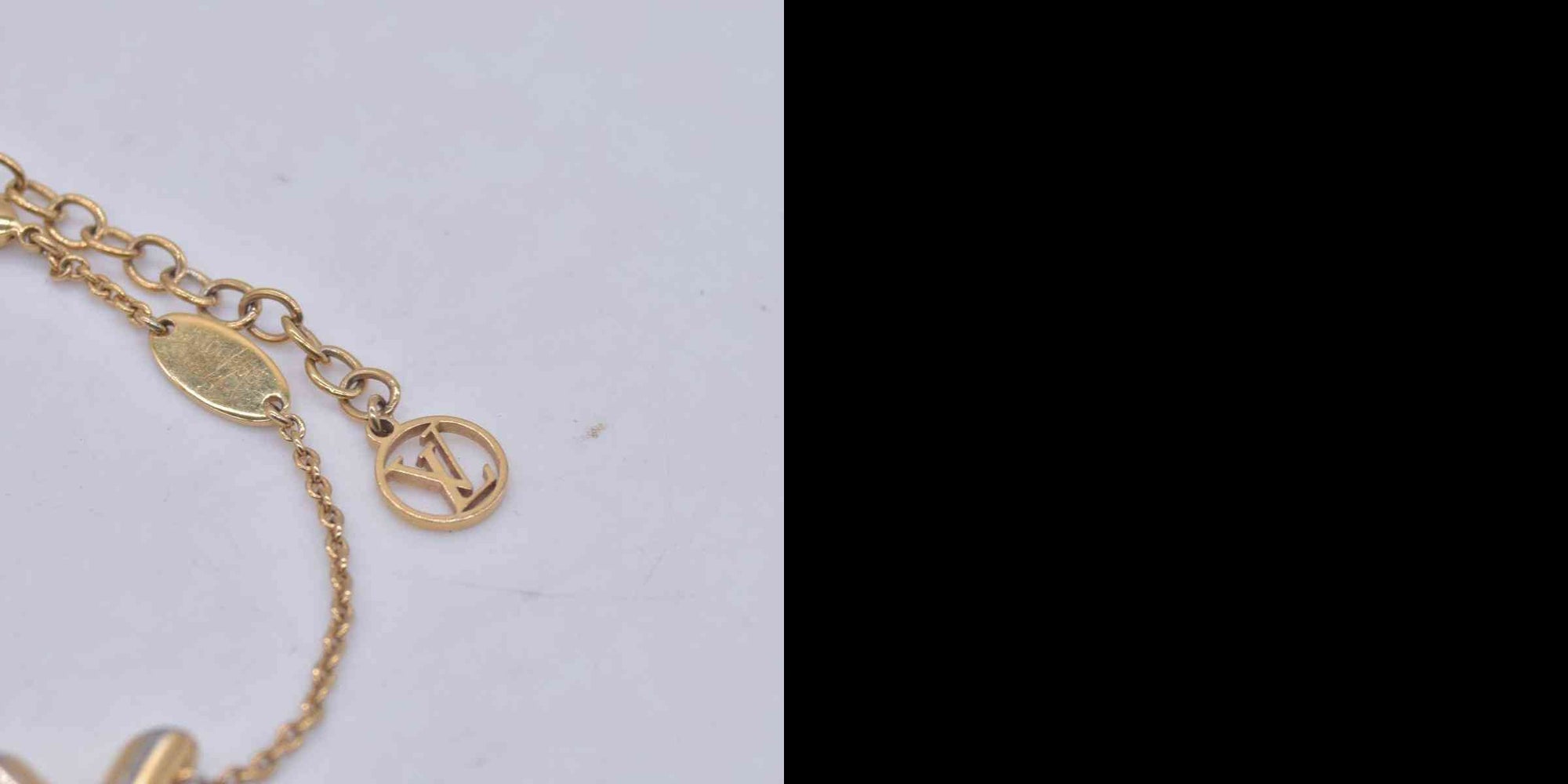 $390 LOUIS VUITTON Gold Essential V Chain Bracelet CONSIGNMENT 10021647