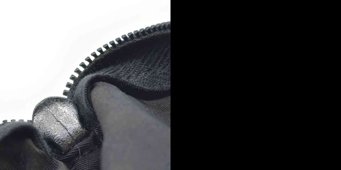 $825 Prada Black Tessuto Nylon Medium Pouch Clutch Bag CONSIGNMENT