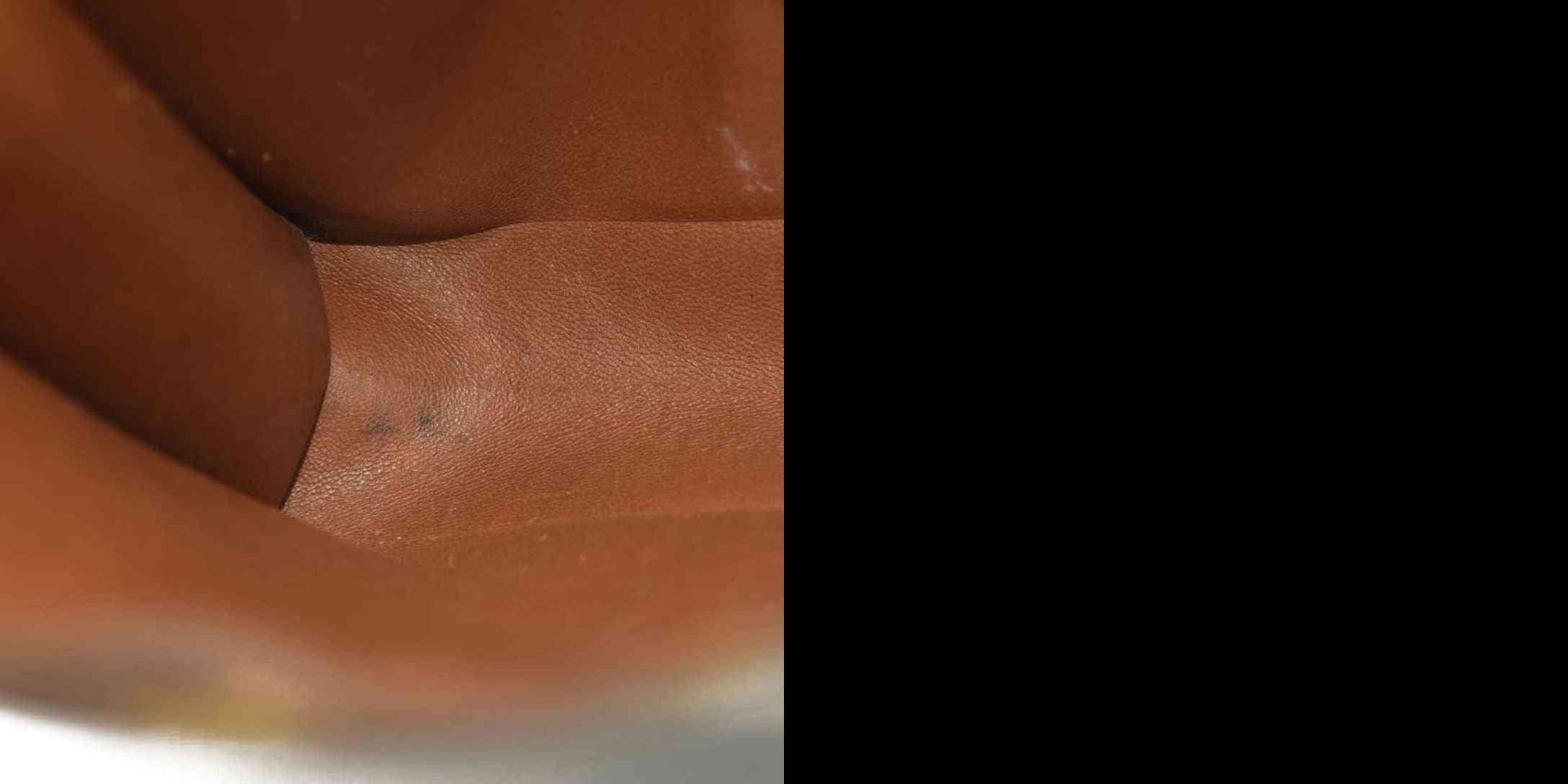 Louis Vuitton  Monogram Toiletry Pouch 26 843 Brown Interior