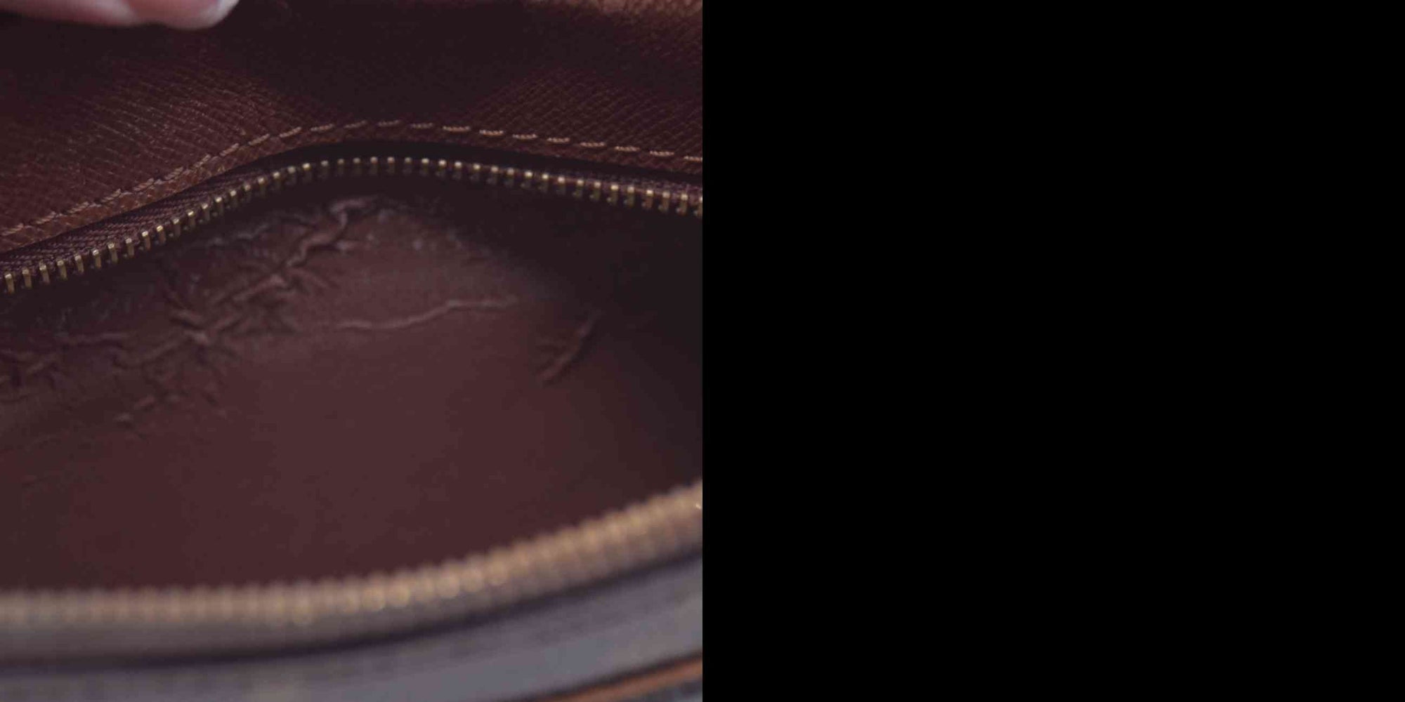$650 2002 Louis Vuitton Monogram Pochette Marly Dragonne 26 SL0042