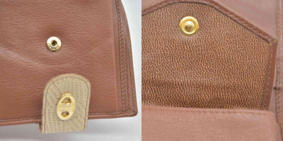 $690 CELINE Triomphe Leather Bifold Compact Wallet CONSIGNMENT