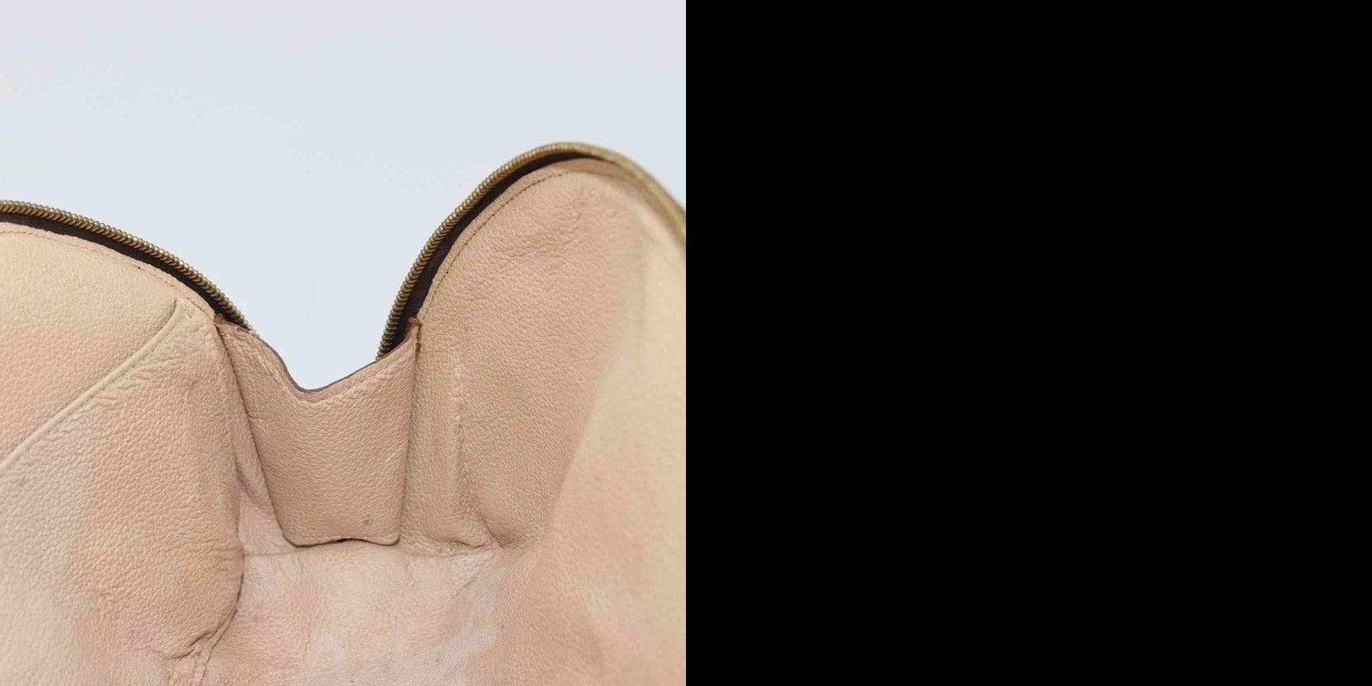 $620 2002 LOUIS VUITTON Monogram Trousse Demi Ronde TH0092