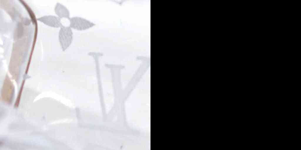 $1320 Louis Vuitton Medium Toilet Pouch 15 Translucent