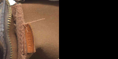 $1290 2002 Louis Vuitton Monogram Pochette Accessories AR1012