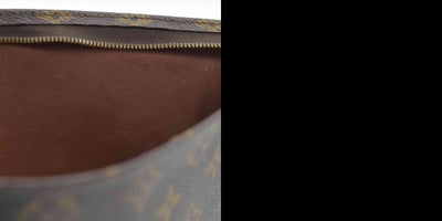 $1070 Louis Vuitton Monogram Toiletry 26 875AN