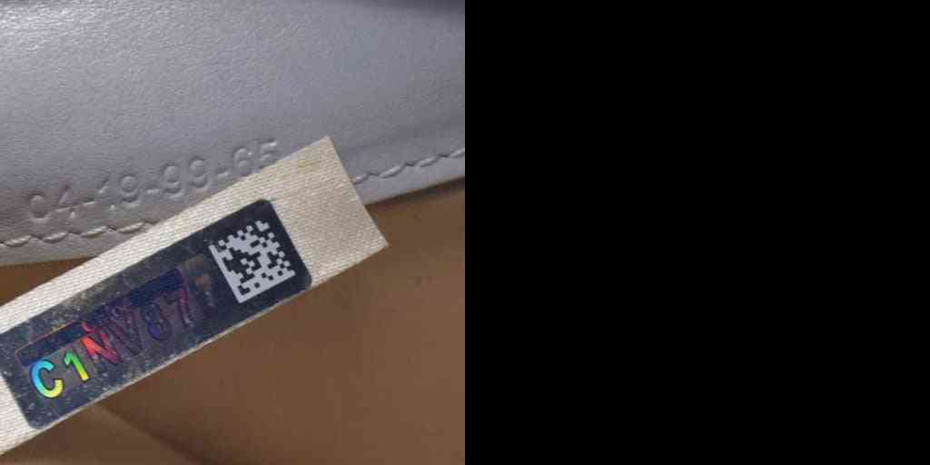 $495 Chloe Aby Padlock Leather Bifold Long Wallet