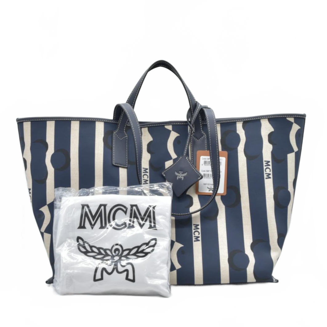 $780 MCM Aren Shopper in Beach Club Canvas Navy Blazer Medium Tote