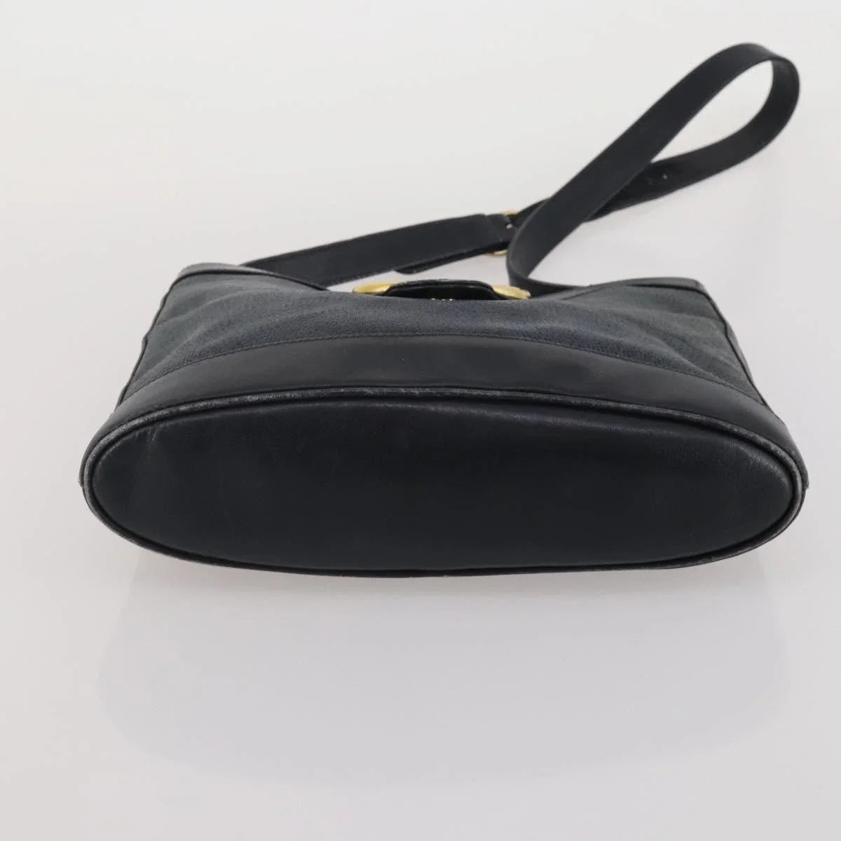 $1200 Gucci GG Logo Leather Messenger Bag Giveaway