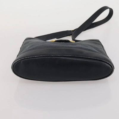 $1200 Gucci GG Logo Leather Messenger Bag Giveaway