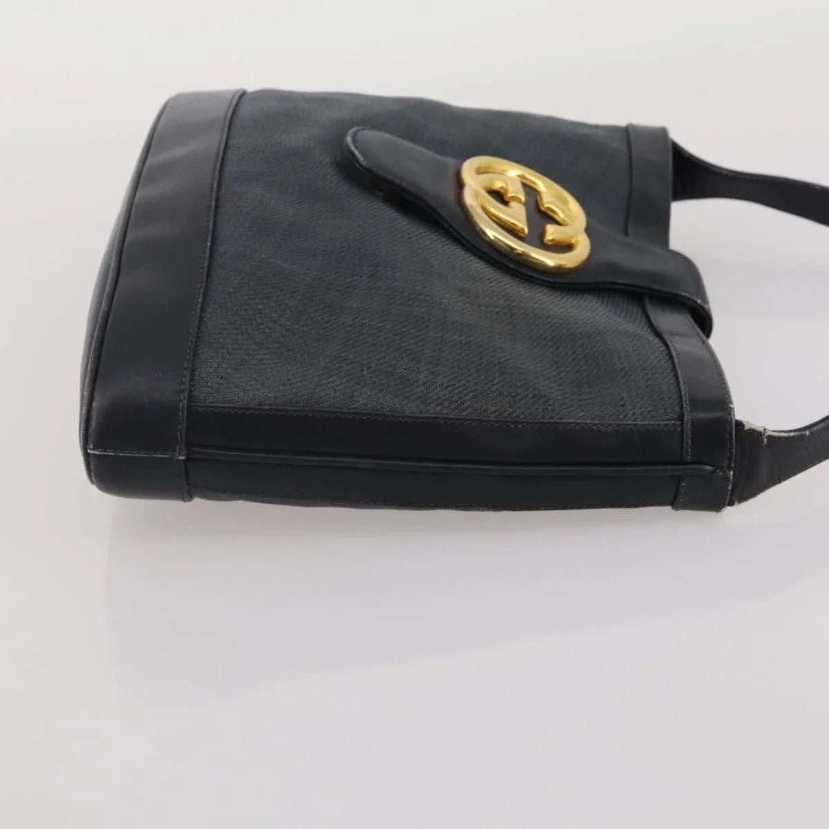 $1200 Gucci GG Logo Leather Messenger Bag Giveaway