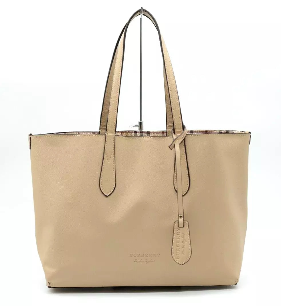 PRE-ORDER  Burberry  Grainy Calfskin Haymarket Check Medium Reversible Tote Camel