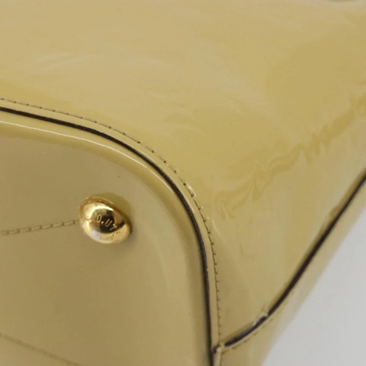 $1560 2014 LOUIS VUITTON Vernis Montebello PM Dune DR2114