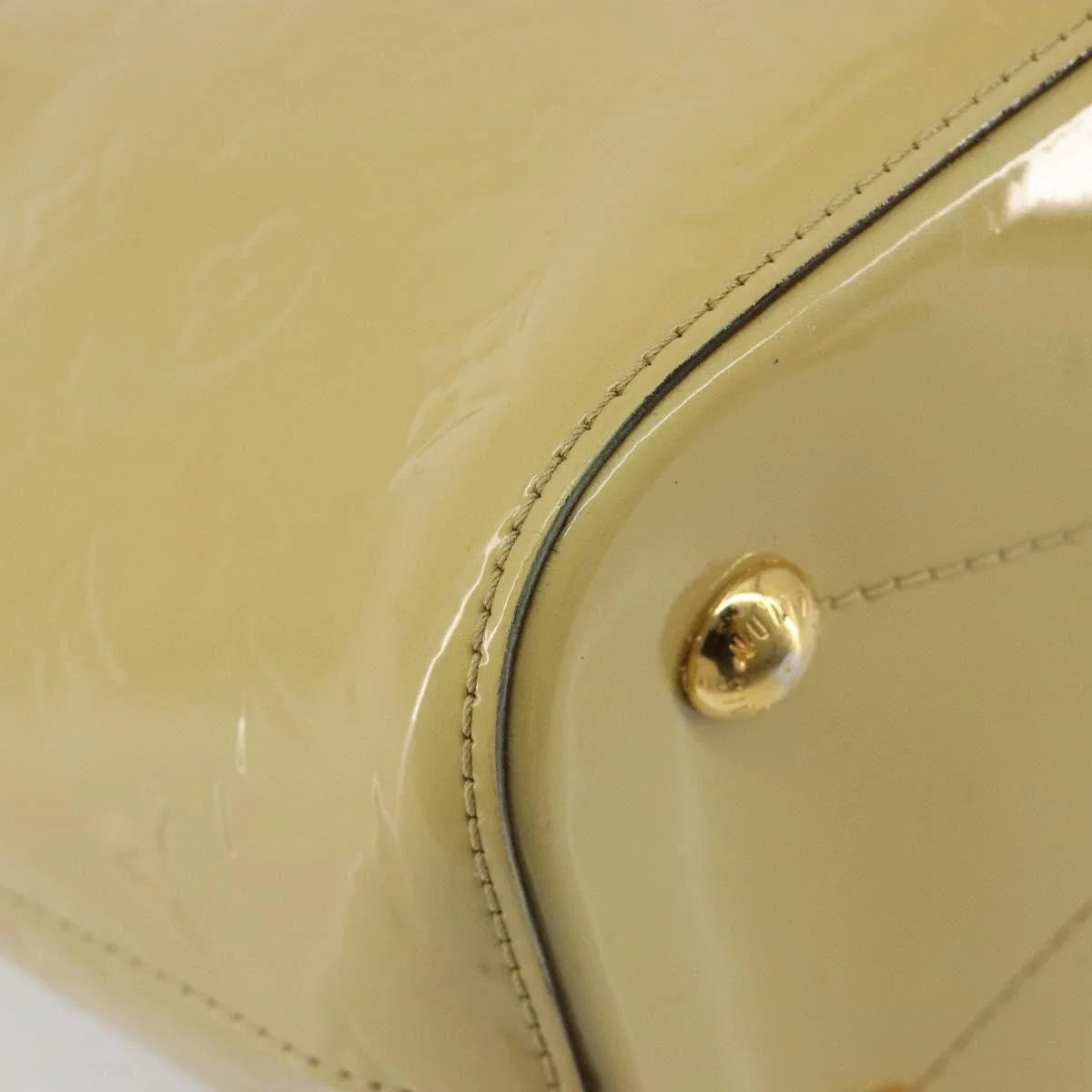 $1560 2014 LOUIS VUITTON Vernis Montebello PM Dune DR2114