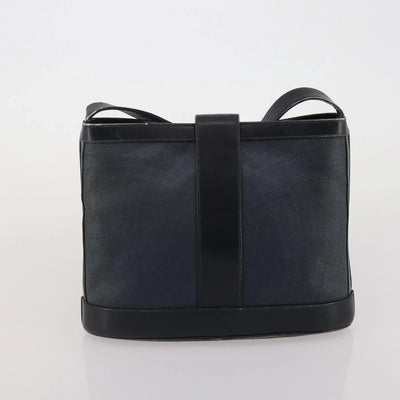 $1200 Gucci GG Logo Leather Messenger Bag Giveaway