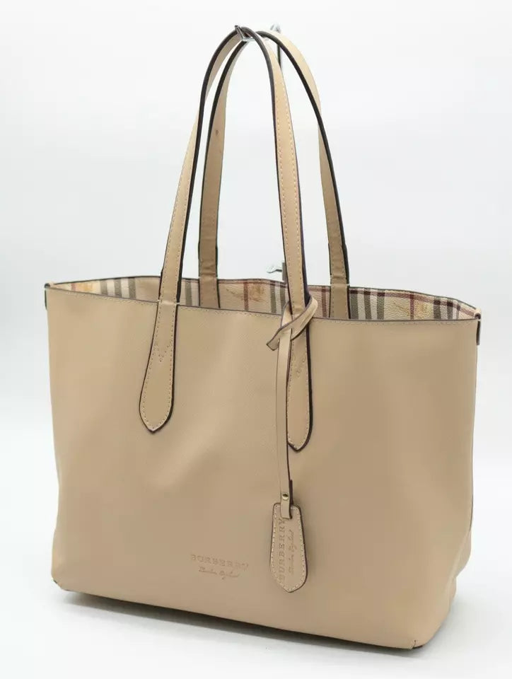 PRE-ORDER  Burberry  Grainy Calfskin Haymarket Check Medium Reversible Tote Camel