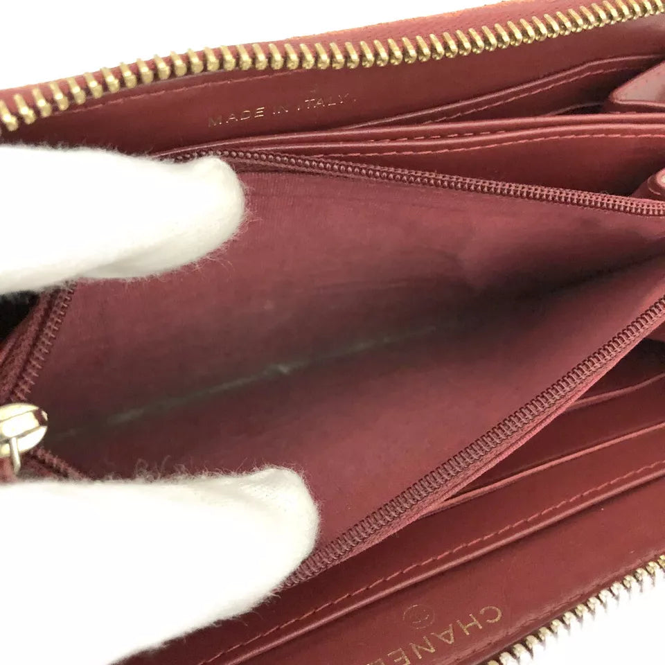 PRE-ORDER  Chanel  Shiny Goatskin Quilted 19 Long Zipped Around Wallet Red 2947168