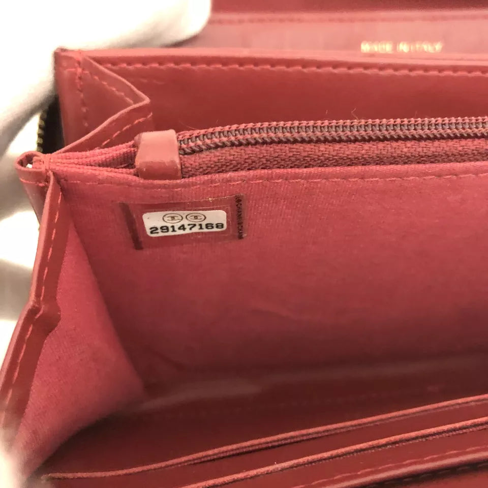 PRE-ORDER  Chanel  Shiny Goatskin Quilted 19 Long Zipped Around Wallet Red 2947168