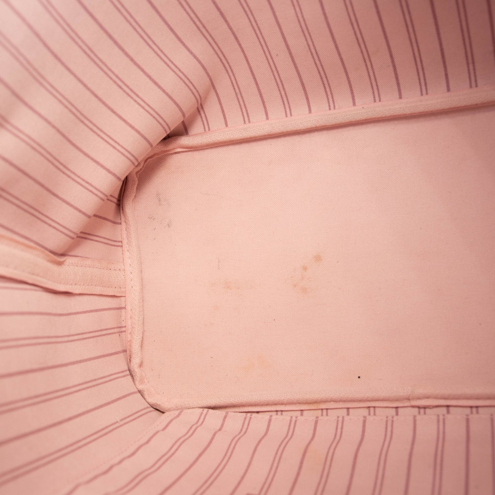 LOUIS VUITTON Monogram Saint Tropez V Neverfull MM in Rose Ballerine