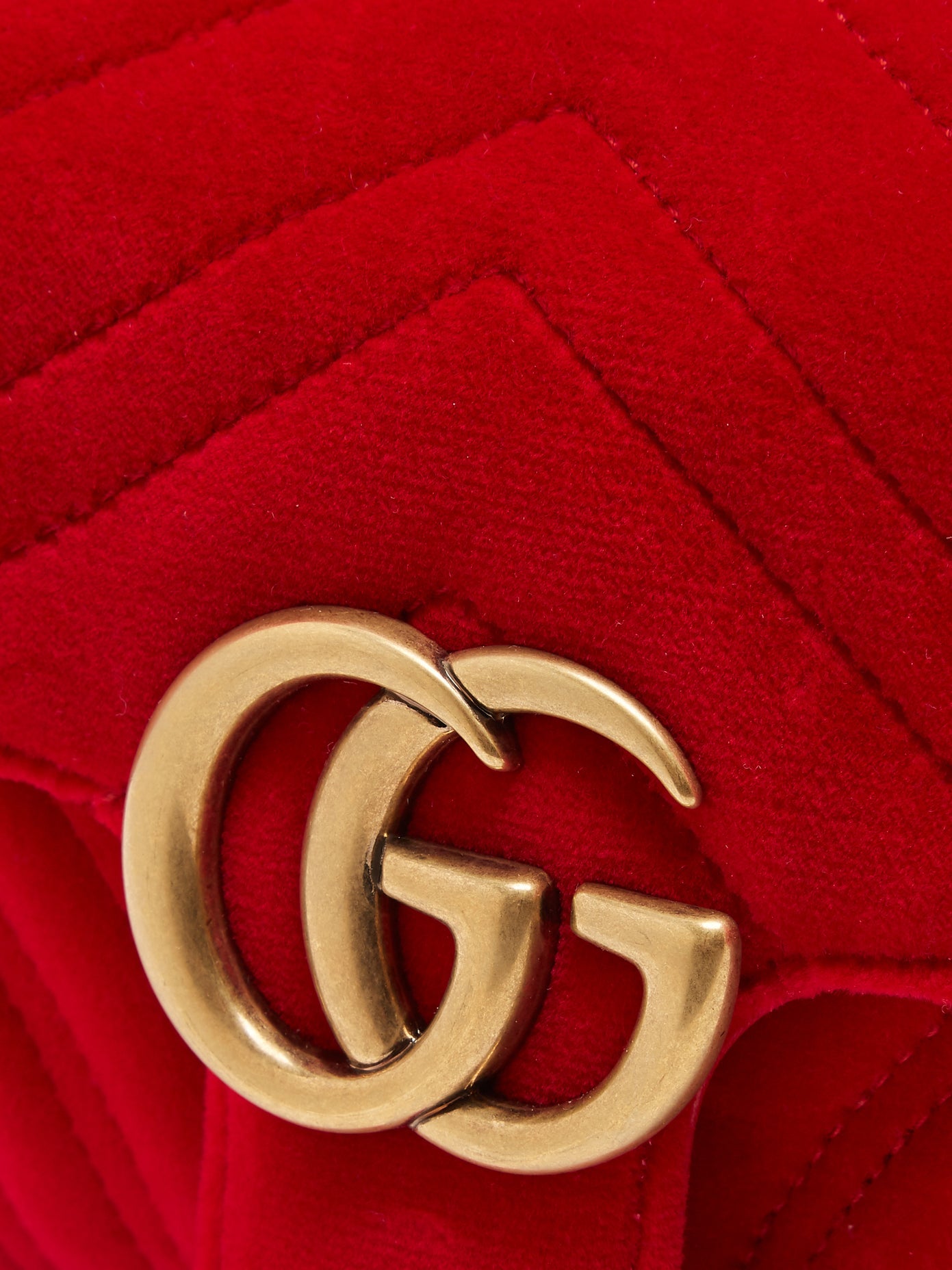 GUCCI GG Marmont Mini Quilted Velvet Shoulder Bag Red