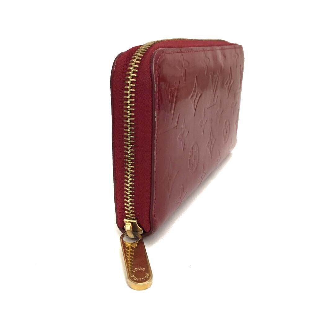 LOUIS VUITTON Vernis Zippy Wallet Pomme D'Amour CA4152