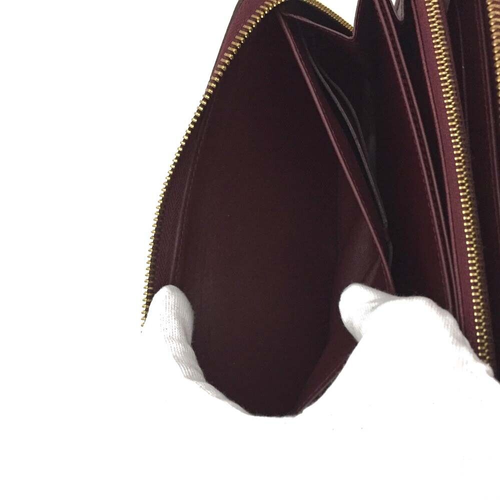 LOUIS VUITTON Vernis Zippy Wallet Rouge Fauviste SP2152