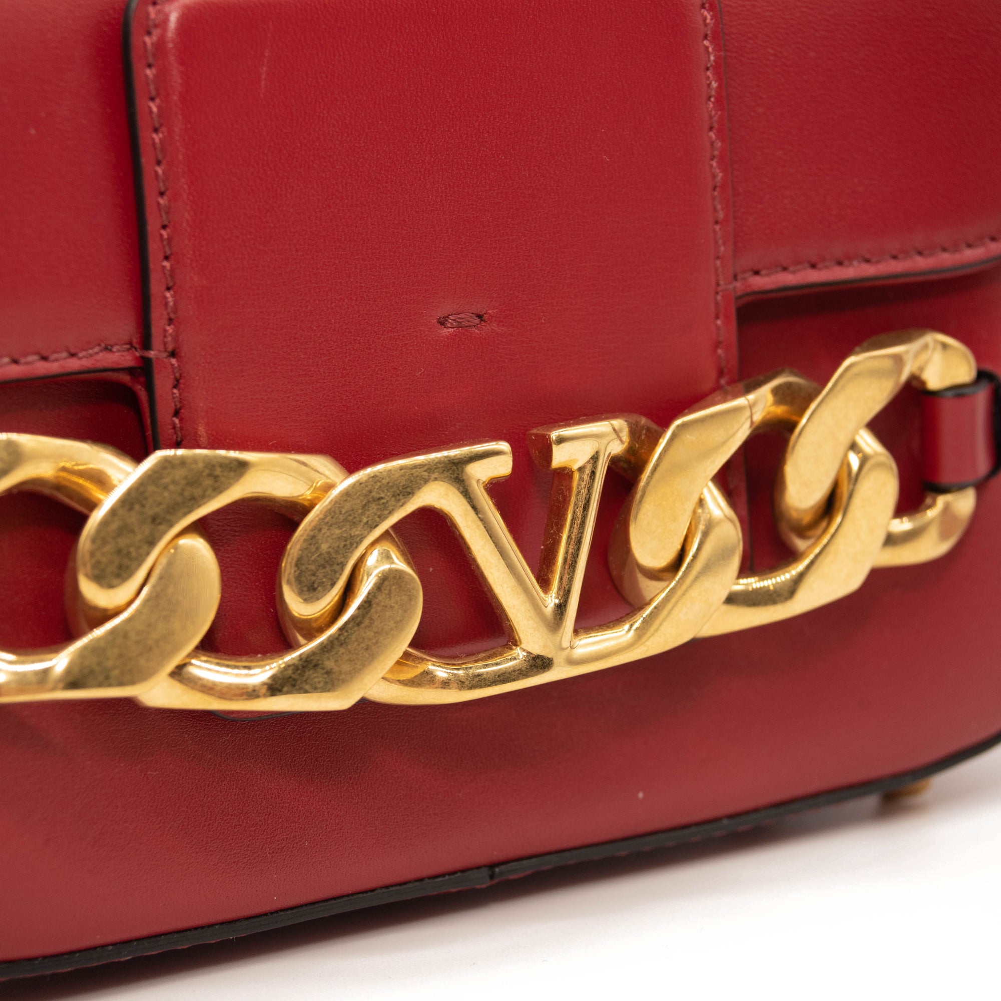Valentino Garavani Small VLOGO Chain Leather Shoulder Bag