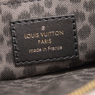 Louis Vuitton Monogram Giant Wild At Heart Neverfull MM Pochette Black