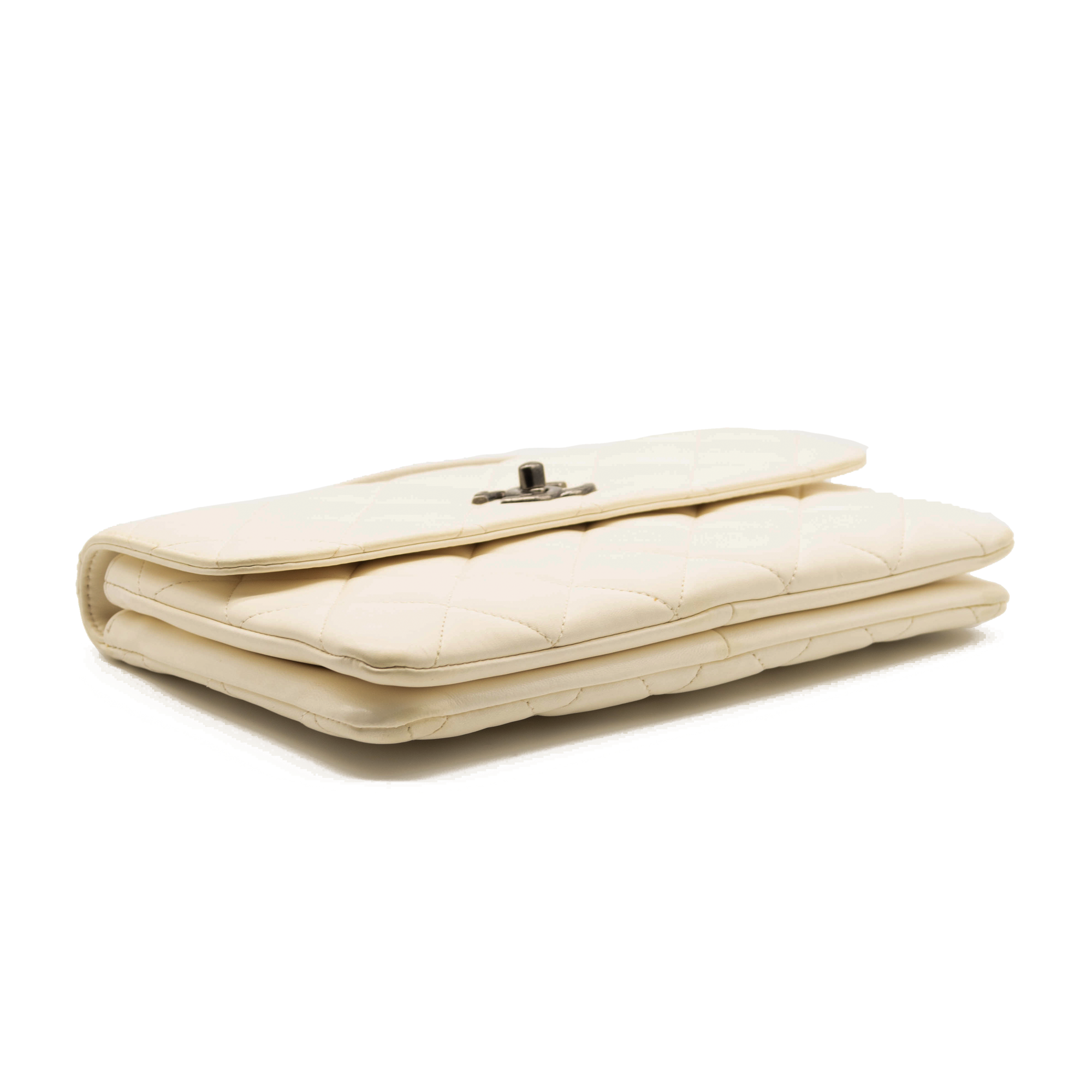 Chanel Lambskin Quilted Medium Trendy CC Flap White