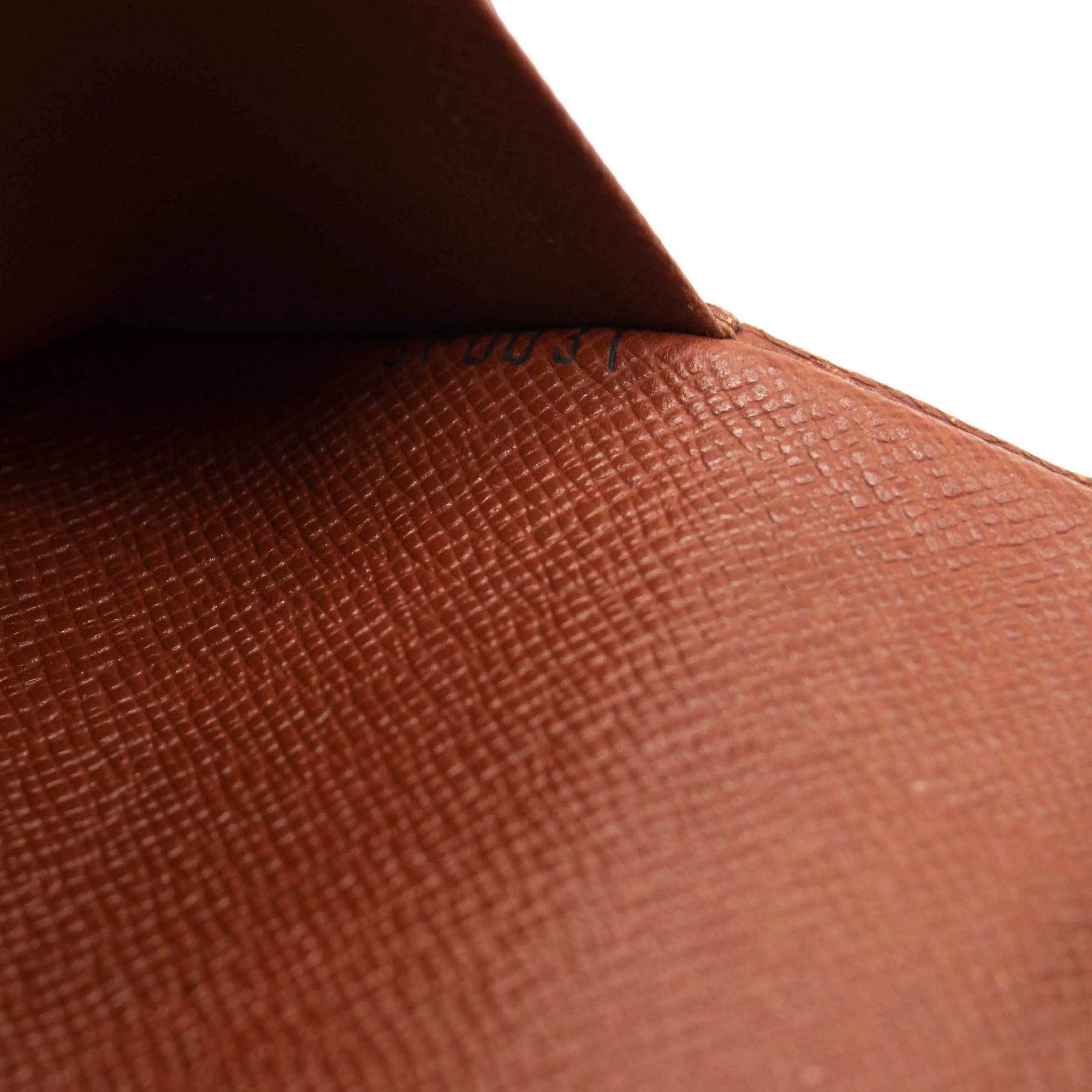 Louis Vuitton Medium Ring Agenda Cover Monogram MM