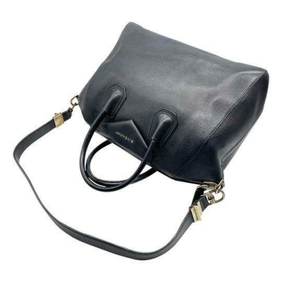 Givenchy Sugar Goatskin Medium Antigona Black Leather Shoulder Bag