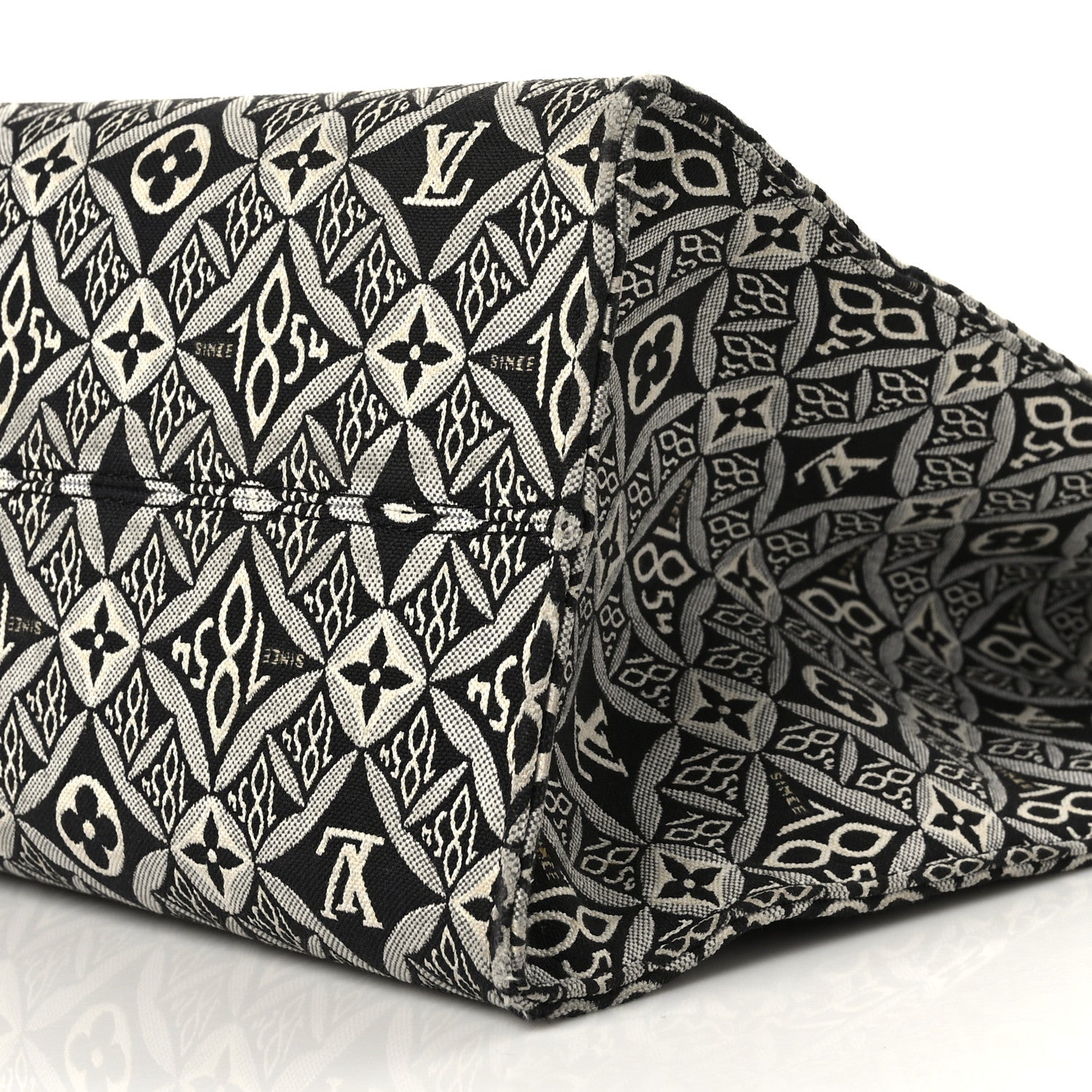 LOUIS VUITTON Jacquard Since 1854 Onthego GM Grey