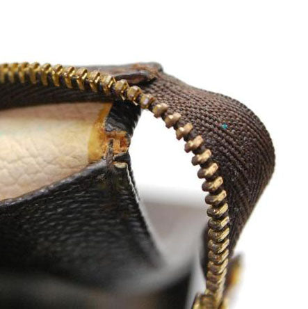 Preorder LOUIS VUITTON Monogram Toiletry Pouch 26