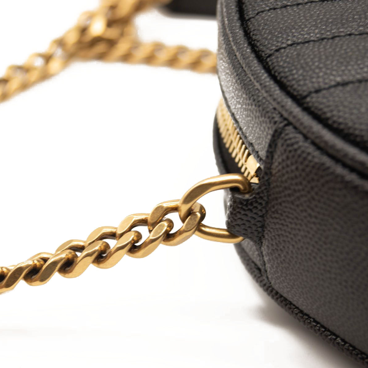 NEW SAINT LAURENT Grain De Poudre Matelasse Chevron Quilted Round Vinyle Camera Bag Black