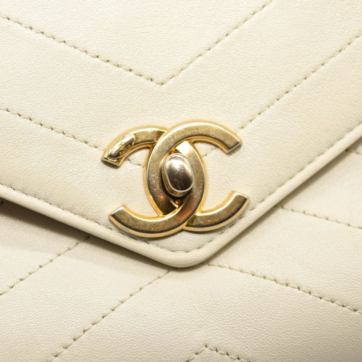 CHANEL Lambskin Chevron Quilted Envelope Flap White
