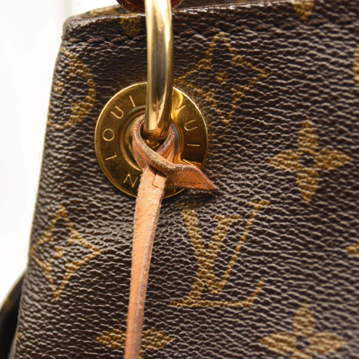 LOUIS VUITTON Monogram Artsy MM CA0111
