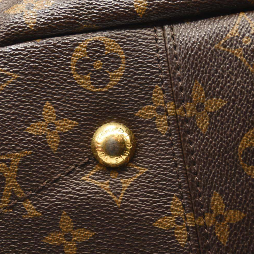 LOUIS VUITTON Monogram Artsy MM CA0111