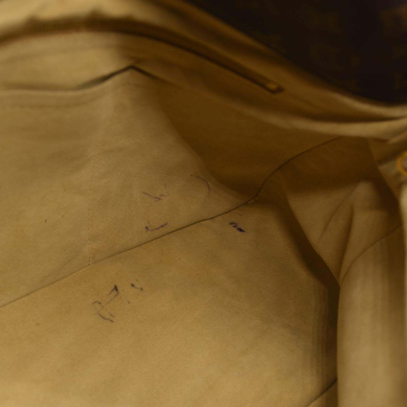 LOUIS VUITTON Monogram Artsy MM CA0111