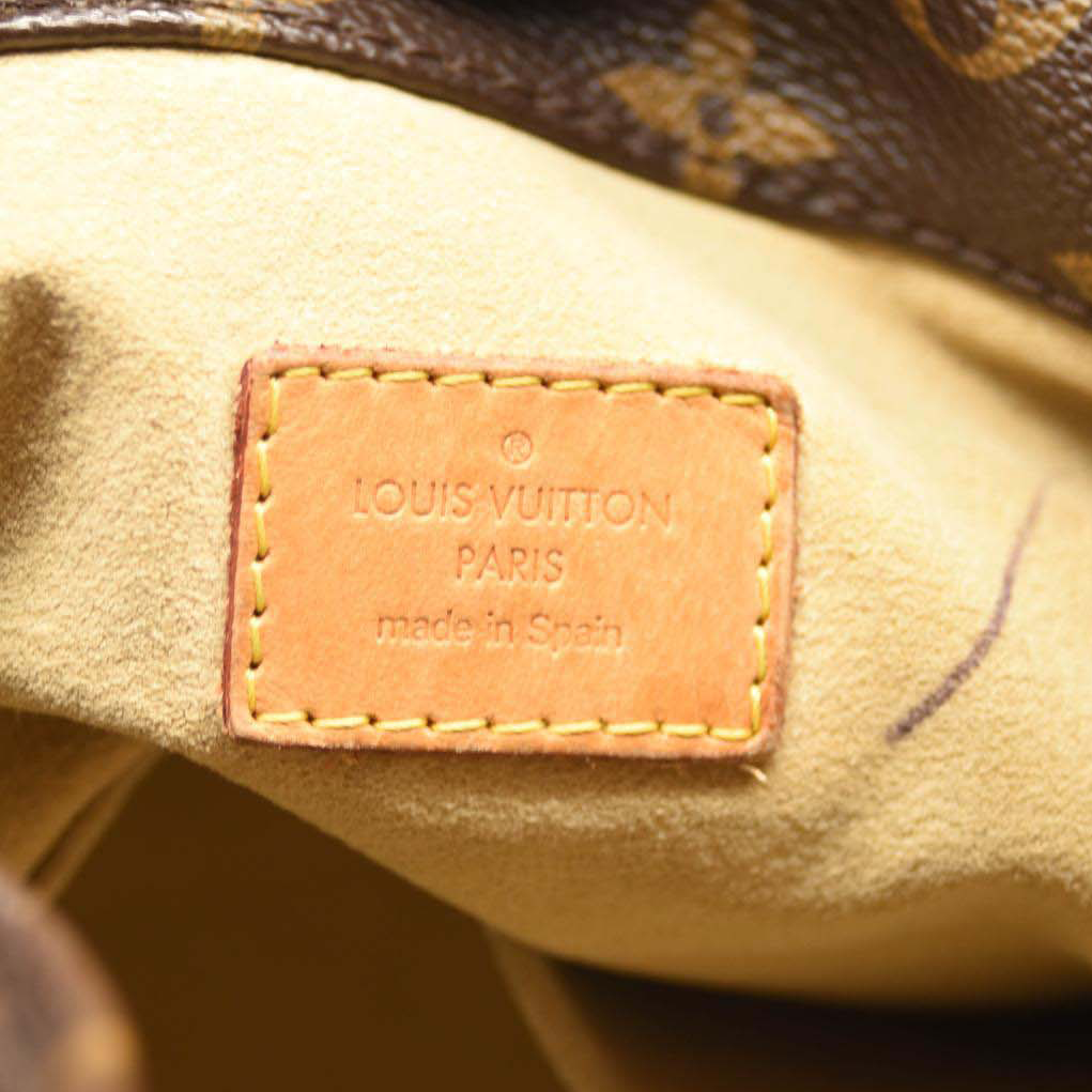 LOUIS VUITTON Monogram Artsy MM CA0111