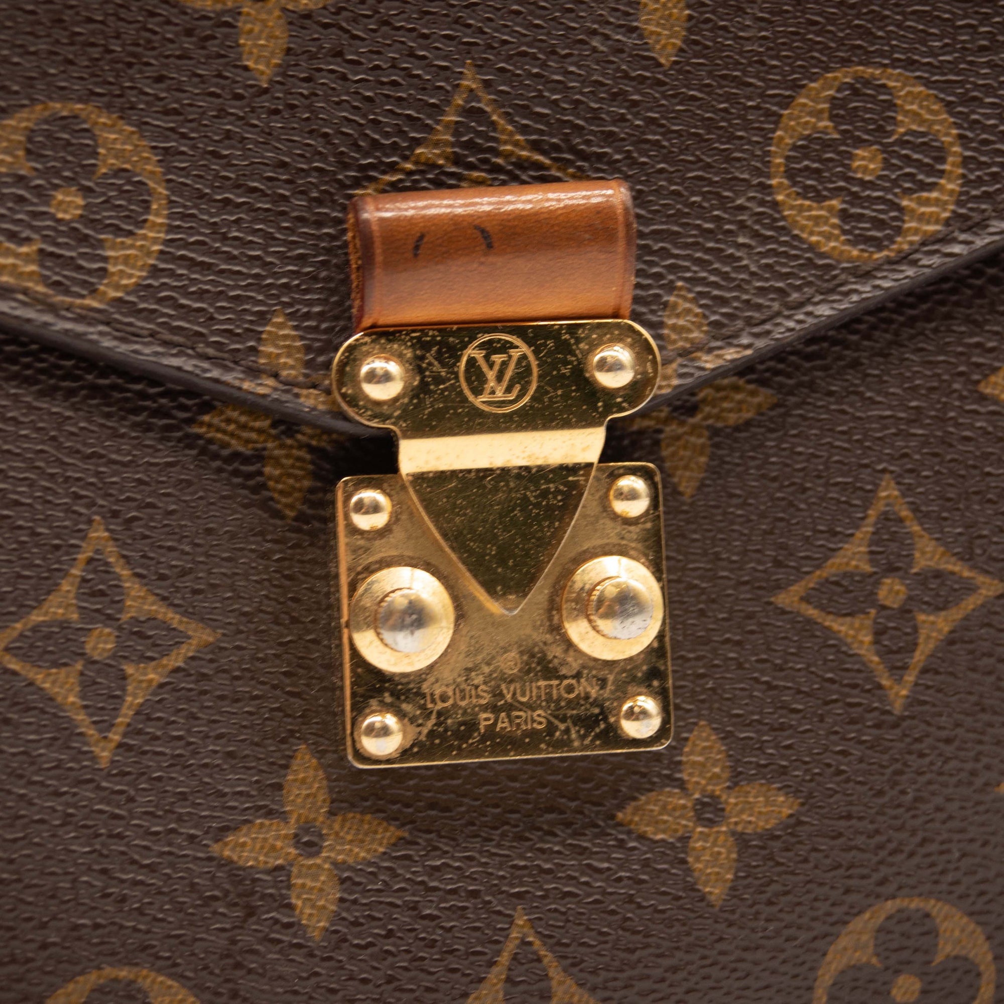 USED LOUIS VUITTON Monogram Pochette Metis DU2185