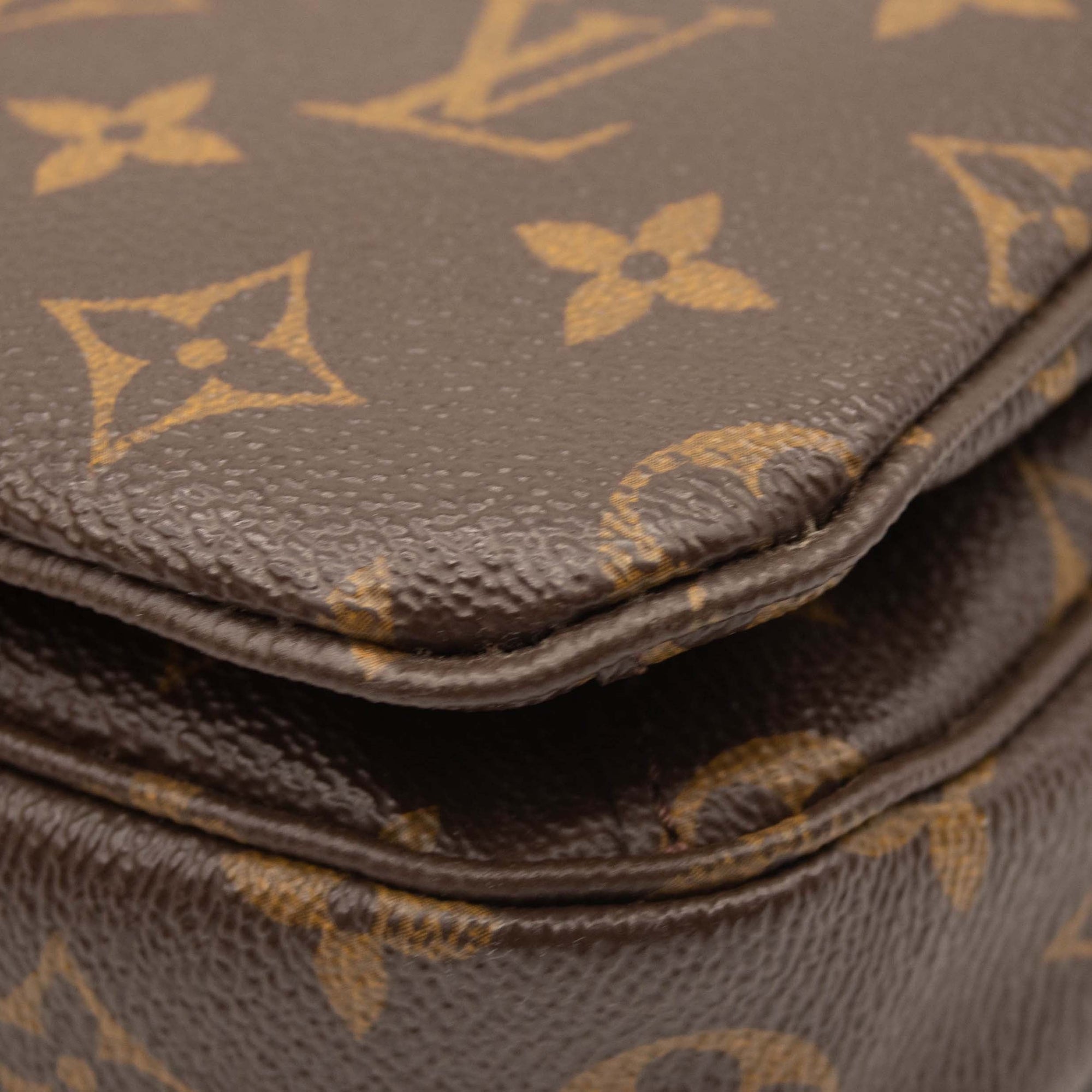 USED LOUIS VUITTON Monogram Pochette Metis DU2185