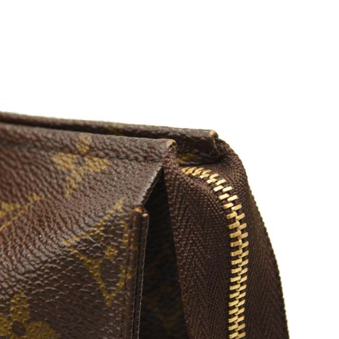 LOUIS VUITTON Monogram Toiletry Pouch 26 1984
