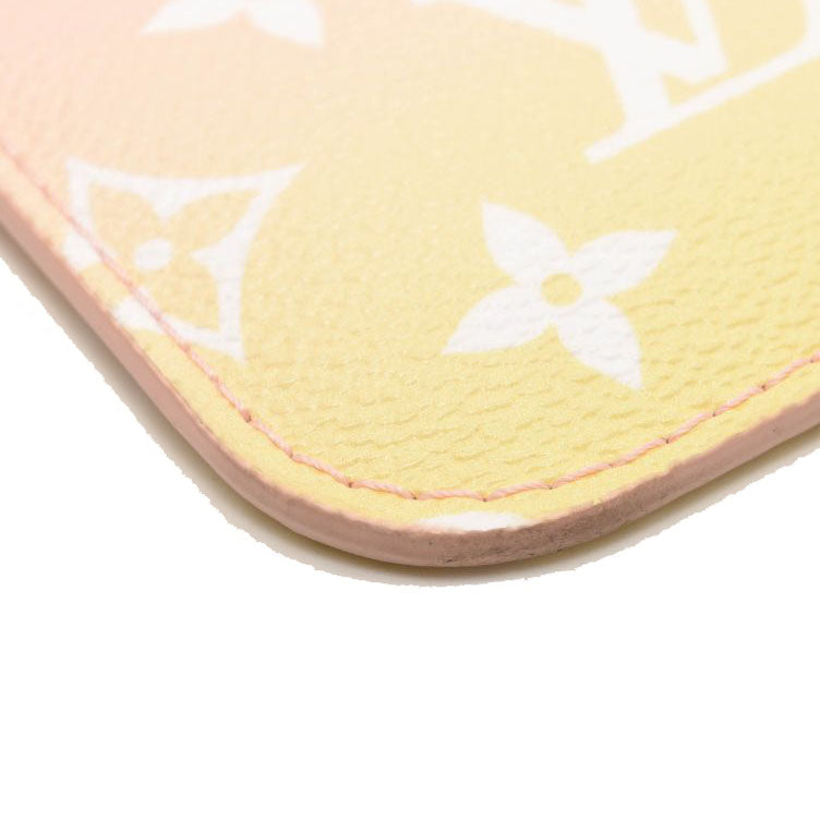 LOUIS VUITTON Monogram Giant By The Pool Neverfull MM Light Pink