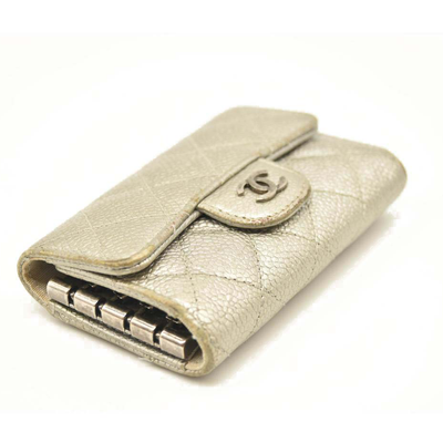 CHANEL Metallic Caviar Quilted 6 Key Holder