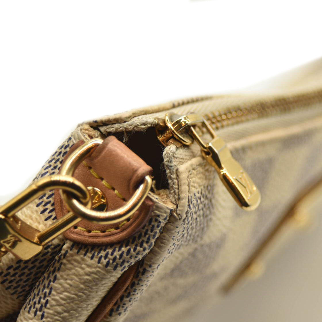 LOUIS VUITTON Damier Azur Eva Clutch DU3150