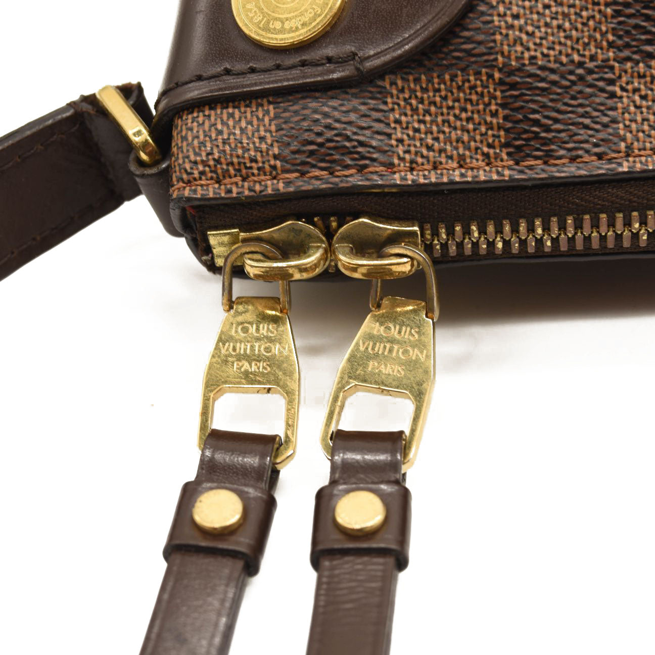 $1780 LOUIS VUITTON Damier Ebene Duomo Messenger