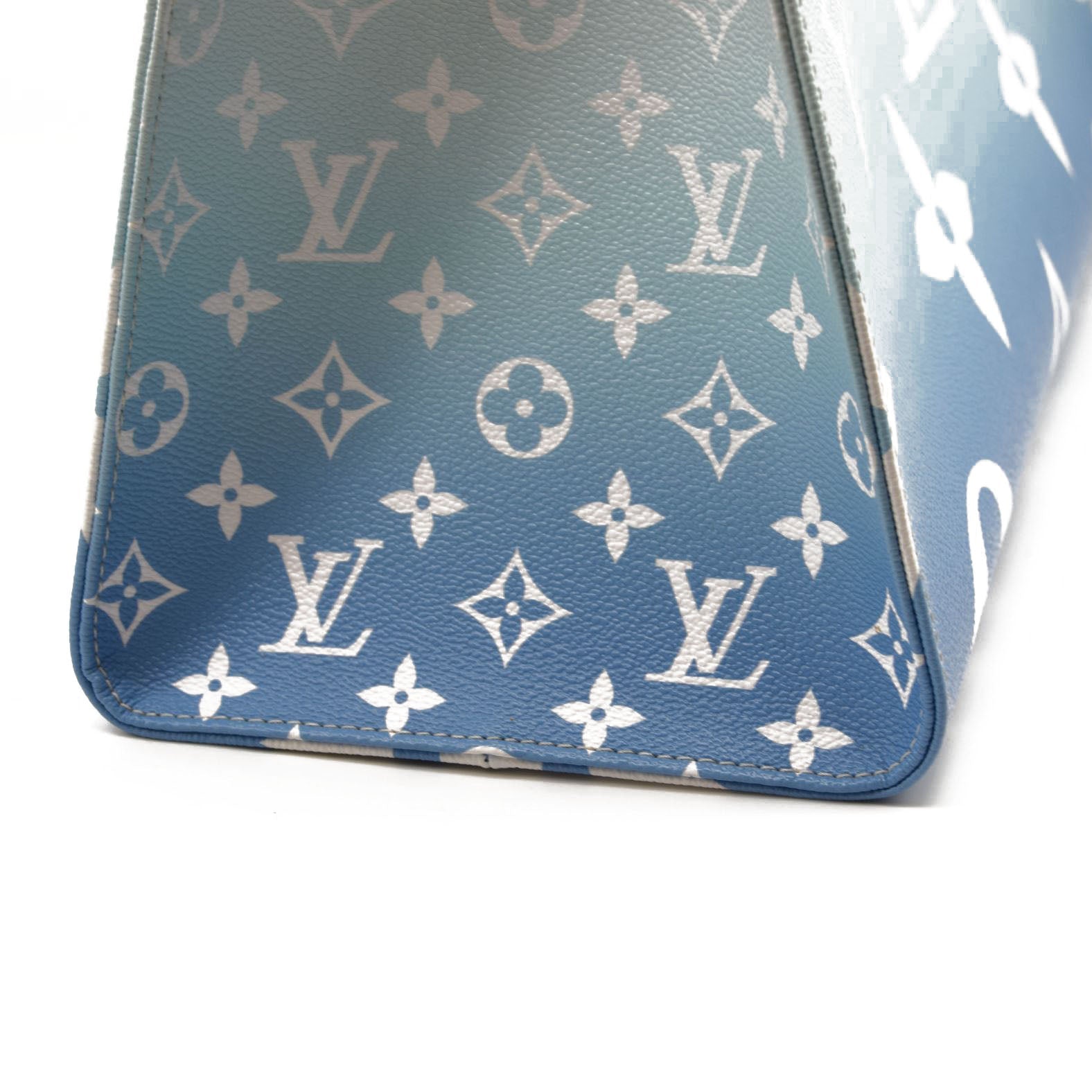 Louis Vuitton Blue Monogram Giant By The Pool Onthego Gm Light