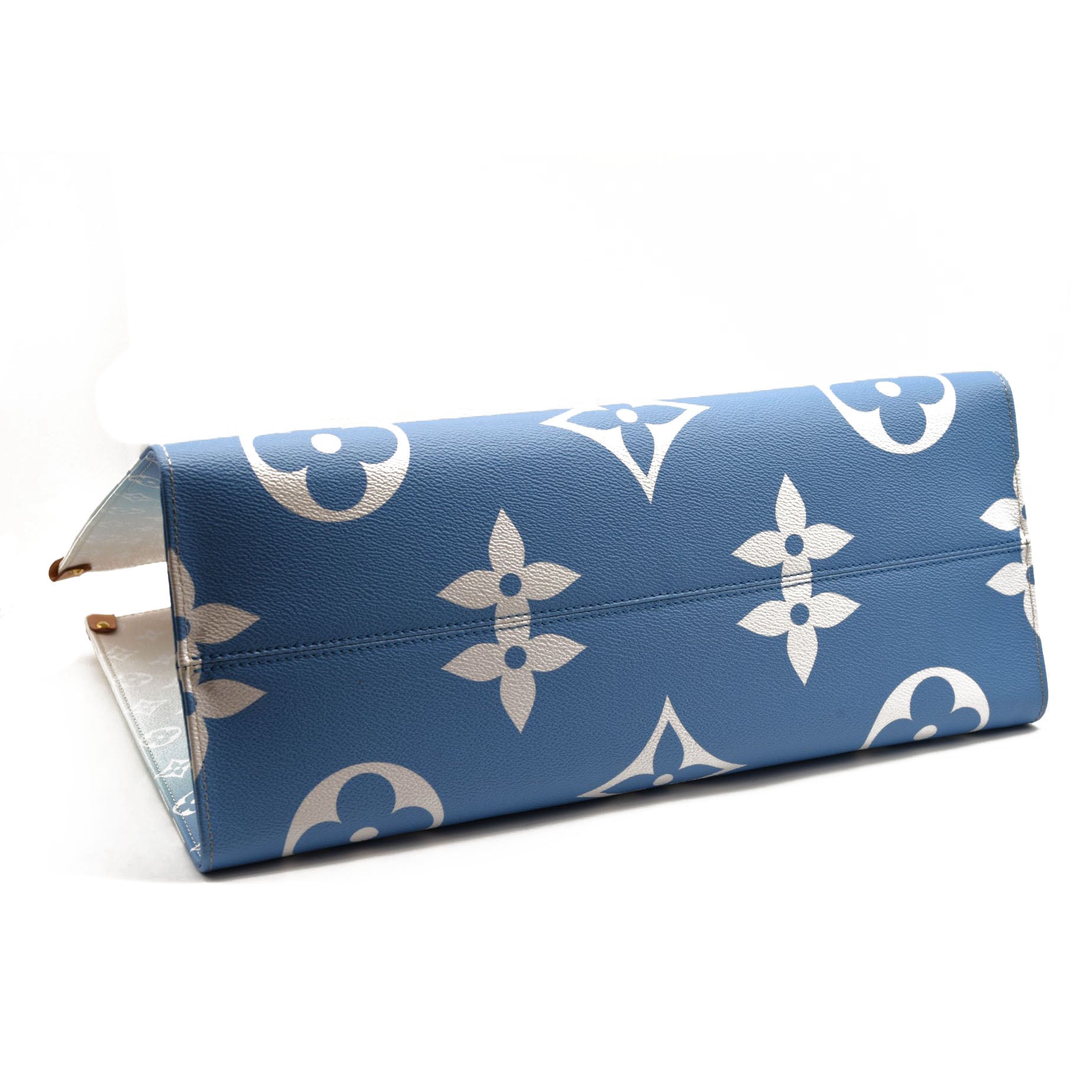 LOUIS VUITTON Monogram Giant By The Pool Onthego GM Blue